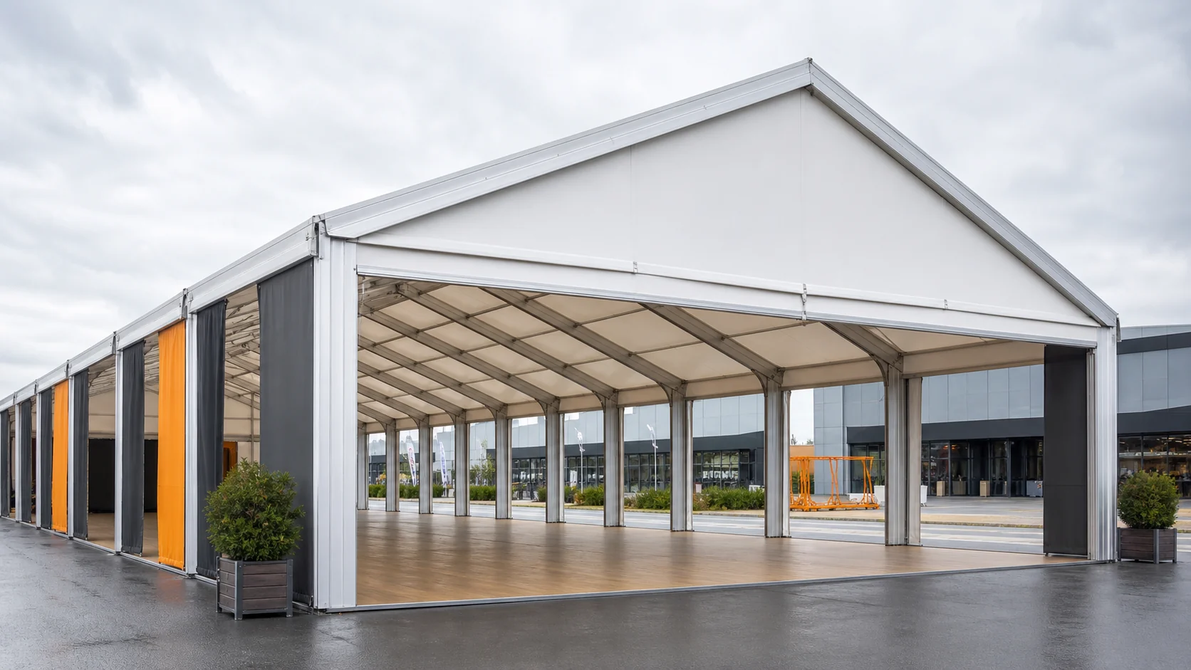 Carpa alemana Spanntech de gran formato con estructura de aluminio para ferias y convenciones